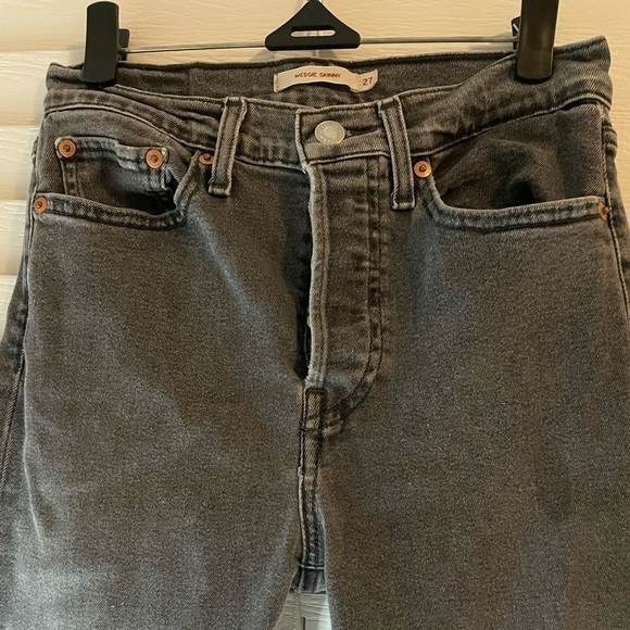 𝅺levi’s Wedgie Skinny Jeans size 27 - Picture 6 of 10